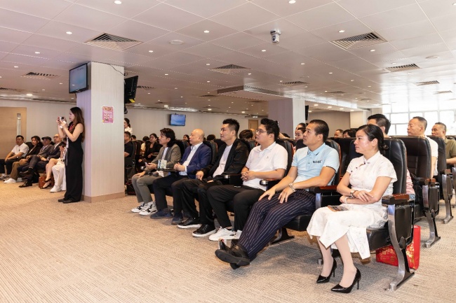 卓悦控股与云仓生活达成战略合作2026年共探香港与内地大消费市场新机遇(图5) 卓悦控股与云仓生活达成战略合作2026年共探香港与内地大消费市场新机遇(图5)